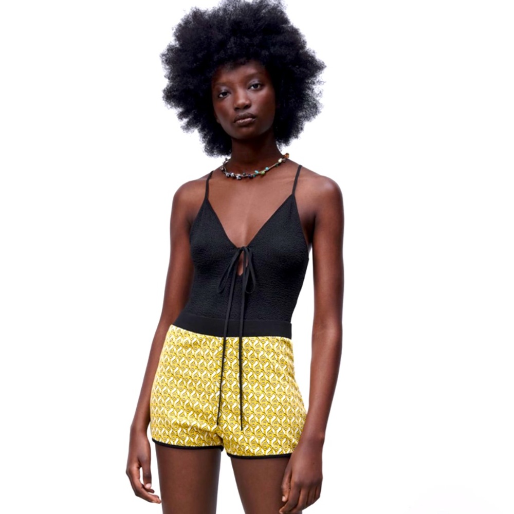ZARA NWT TEXTURED BLACK BODYSUIT